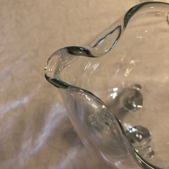 HUGE SALE! ROMANIA CRYSTAL CLEAR HANDCRAFTED 3-SCROLL FOOTED PITCHER 7.5” - Picture 3 of 9